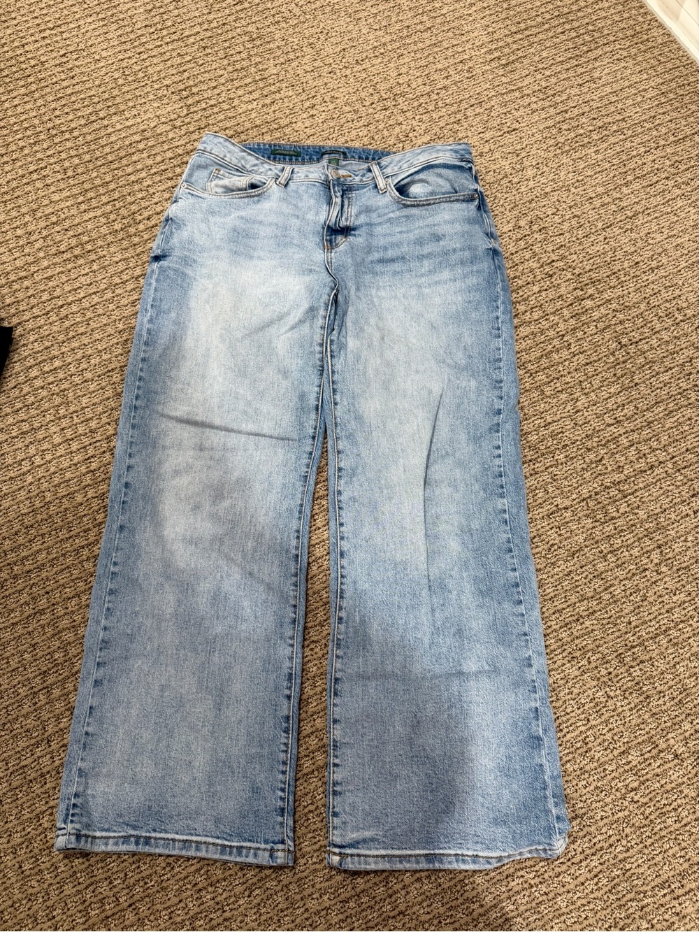 Light Wash Low rise baggy jeans